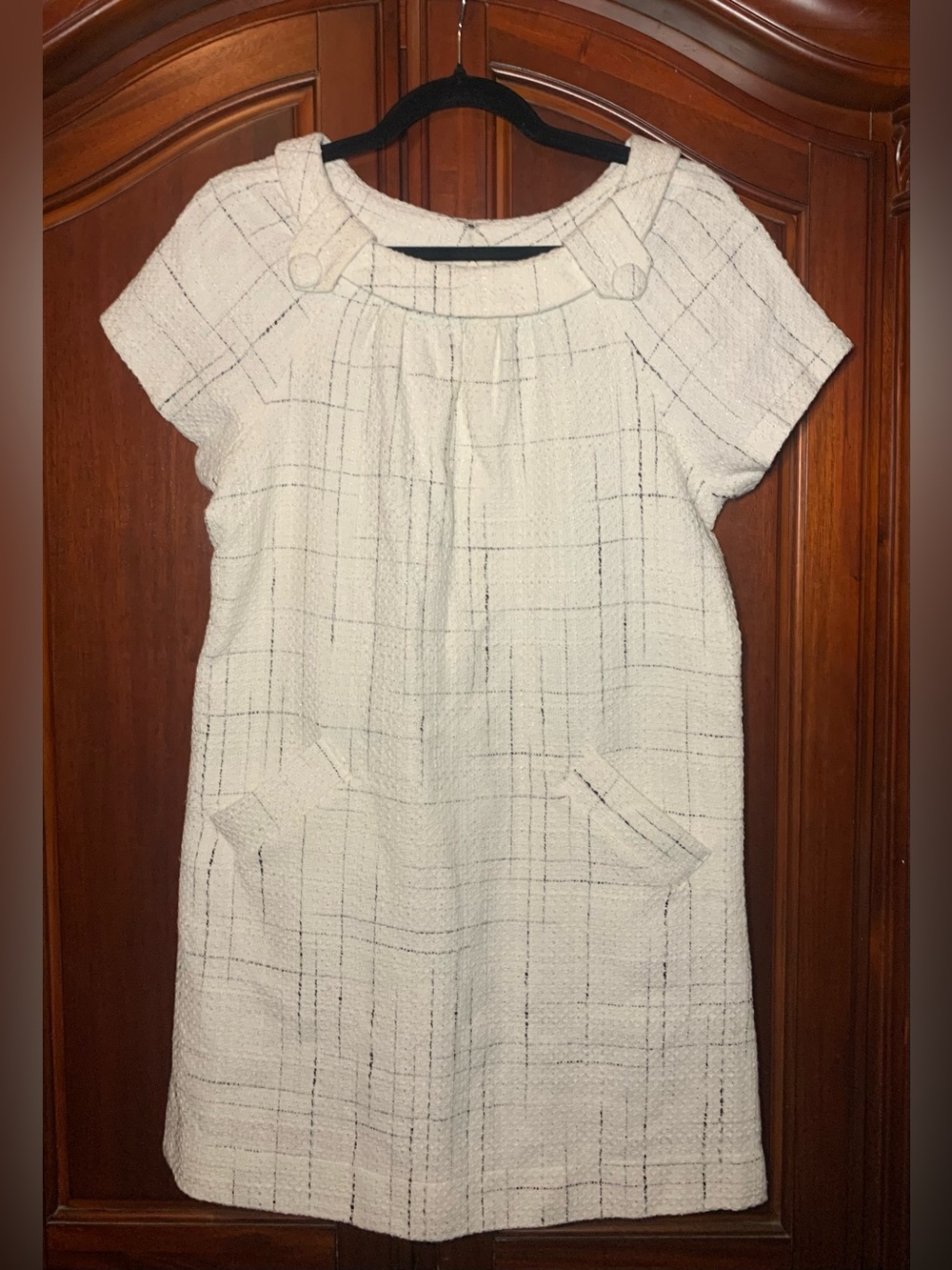 BB Dakota Cream Textured Short-Sleeve Shift Dress with Front Pockets